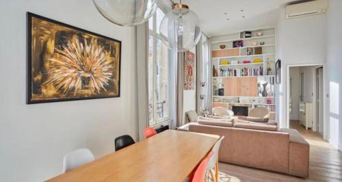 La Celle-sous-Gouzon Apartment | Magnifique appartement Triangle d'or Champs Elysées Paris