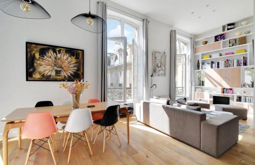 La Celle-sous-Gouzon Apartment | Magnifique appartement Triangle d'or Champs Elysées Paris