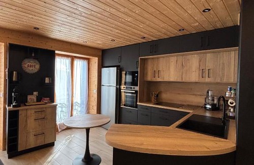 Bagneres-de-Luchon Apartment | Magnifique appartement neuf 4 chambres