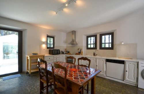 Beaucaire Villa | Magnifique Bastide Provençale avec piscine entièrement privatisée
