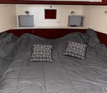 Ouistreham Boat Rental | Magnifique bateau maison
