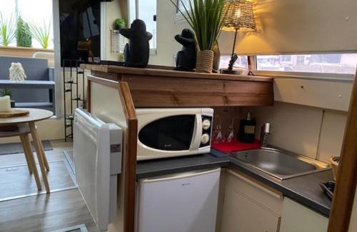 Ouistreham Boat Rental | Magnifique bateau maison