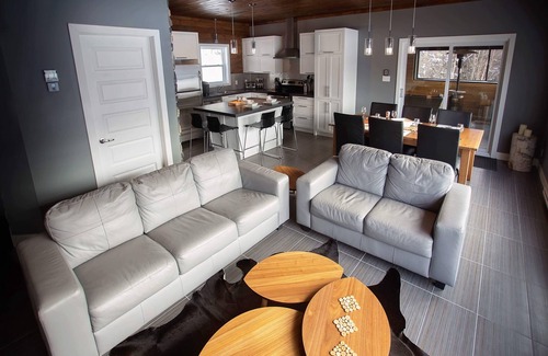 Mauricie Ski Chalet | Magnifique Chalet 3 Étages lac du Missionnaire
