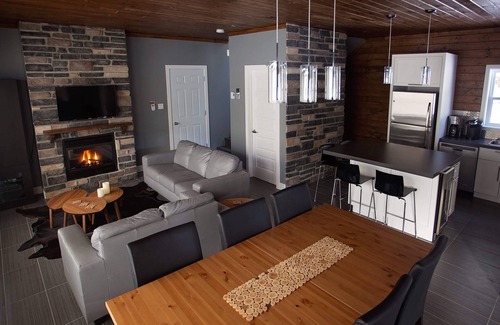 Mauricie Ski Chalet | Magnifique Chalet 3 Étages lac du Missionnaire