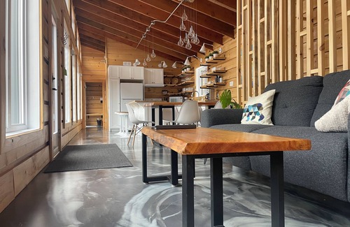 Mauricie Ski Chalet | Magnifique Chalet sur le Bord de Leau Avec spa