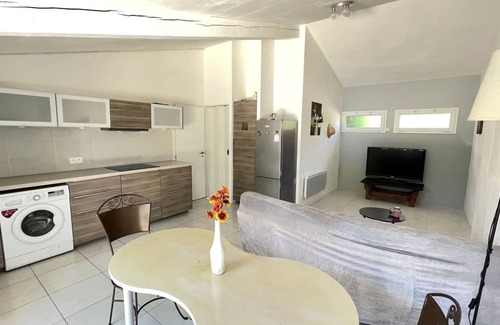 Les Pennes-Mirabeau Apartment | Magnifique Rez de Villa avec piscine