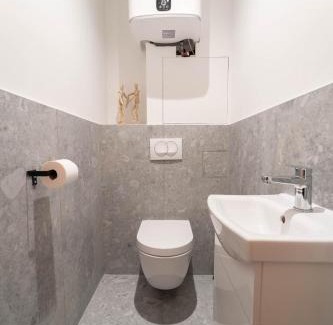 Vernier Apartment | Magnifique Loft - Nice centre - Jacuzzi 2