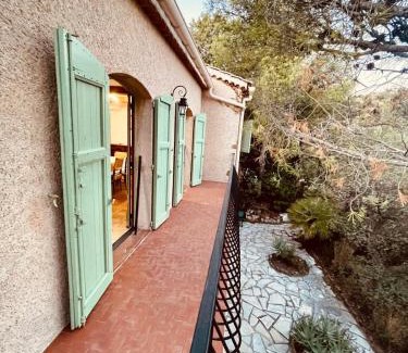 Saint-Raphael Villa | Magnifique Villa climatisé avec vue mer Ref Villa Les Calanques