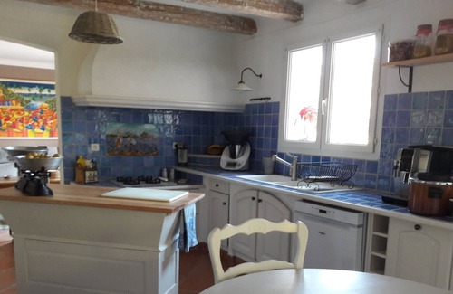 Pelissanne Villa | Magnifique Villa Avec Piscine, spa et Sauna au Pied des Collines