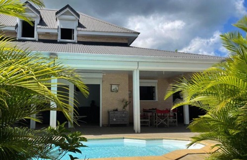 Sainte-Rose Villa | MAGNIFIQUE VILLA AVEC PISCINE ET JARDIN