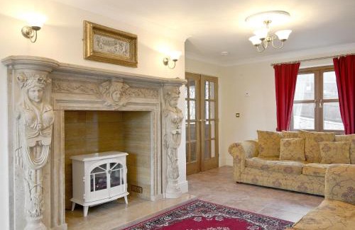 Aberaeron House | Magnolia Cottage