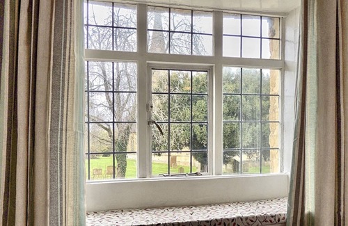 Moreton-in-Marsh Cottage | Magnolia Cottage
