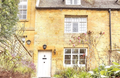 Moreton-in-Marsh Cottage | Magnolia Cottage