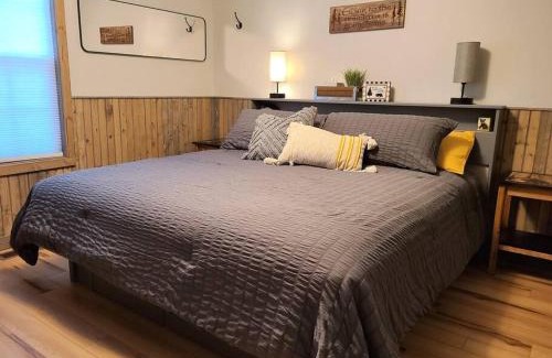 Cosby House | Magnolia Den a Pet-friendly Cabin Getaway near Gatlinburg