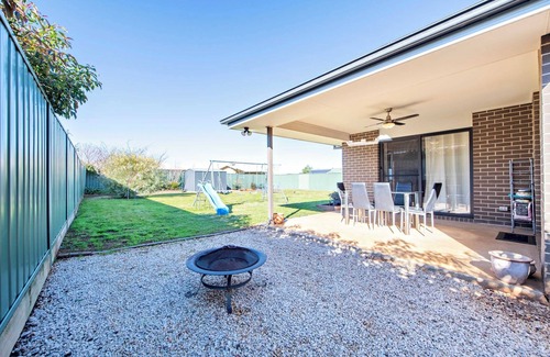 Dubbo House | Magnolia Entertainer - Firepit, Pets Welcome