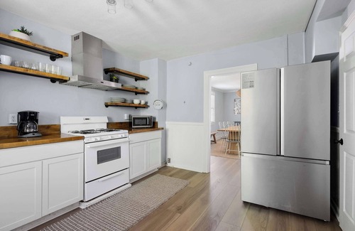 Westside House | Magnolia House | Historic Charleston Home!