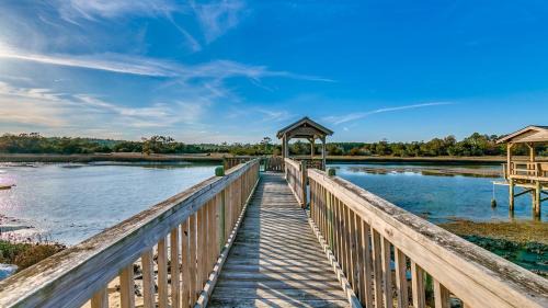 Pawleys Island House | Magnolia in Pawleys Island home by Peace Vacations