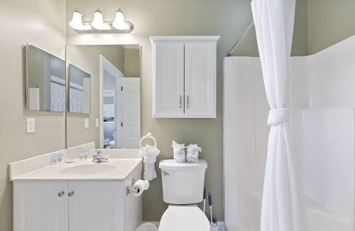 Central Myrtle Beach Condo | Magnolia North by Hosteeva