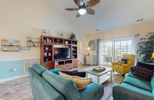 Central Myrtle Beach Apartment | Magnolia Pointe 403