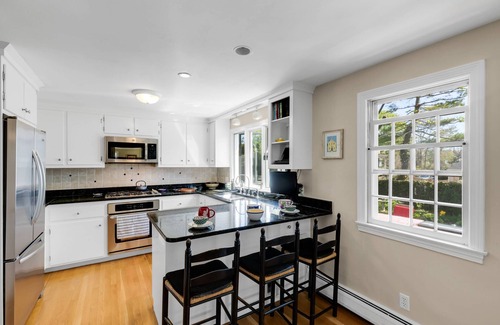 Magnolia House | Magnolia Retreat: Ocean View, Fireplace, Musicians Paradise, Cappuccino Station
