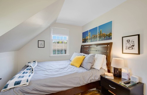 Magnolia House | Magnolia Retreat: Ocean View, Fireplace, Musicians Paradise, Cappuccino Station