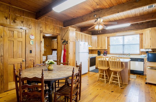 Foley Cabin | Magnolia Springs River Log Cabin- Alabama Paradise