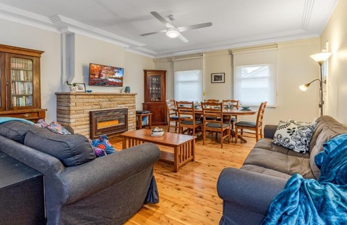 Katoomba House | Magpie Cottage