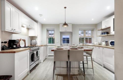 Eastgate House | Magpie Cottage - North East Escapes