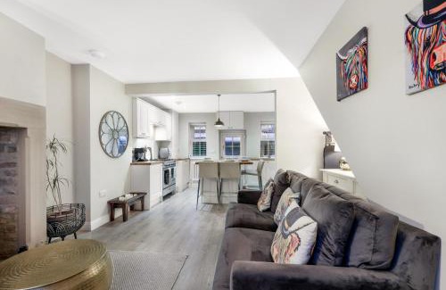 Eastgate House | Magpie Cottage - North East Escapes