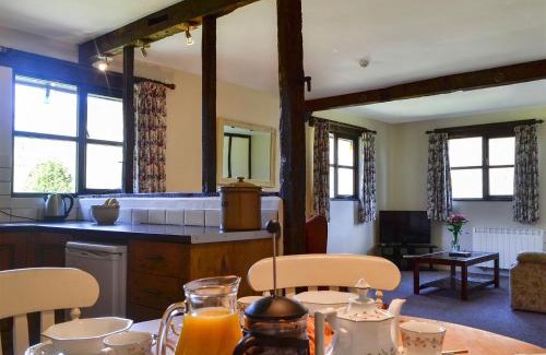 Builth Wells House | Magpie - Uk6546