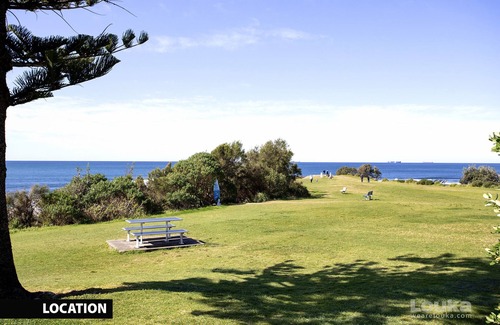 Bulli Apartment | Mahalo Salt Studio - 150m to Sandon Point beach