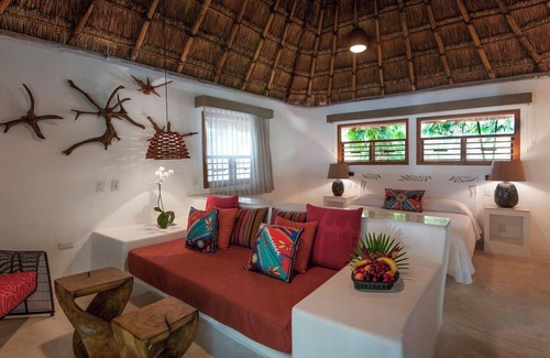 Gonzalo Guerrero Hotel | Mahekal Beach Front Resort & Spa