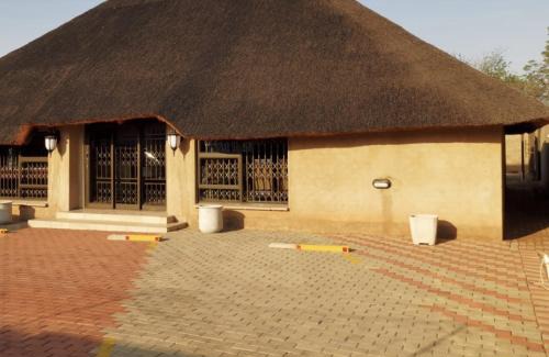 Carletonville House | Mahlambandlopfu Presidential Guest House