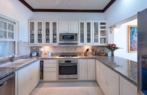 Old Trees Bay House | Mahogany Bay by Blue Sky Luxury