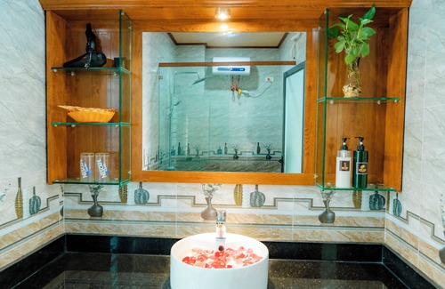 Hoa Lu Hotel | Mai Mountain Homestay