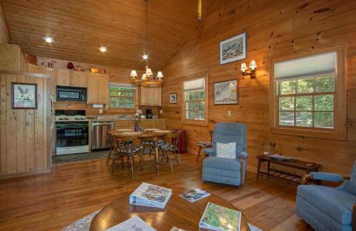 Pisgah Forest House | Mai`s Rock Cabin with view