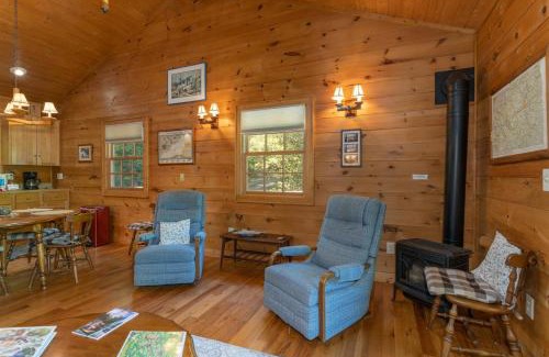 Pisgah Forest House | Mai`s Rock Cabin with view