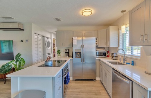 Dunedin Condo | Mai Tai Suites Dunedin Free Honeymoon Island Pass 2 King Bedrooms Beach Gear Inc