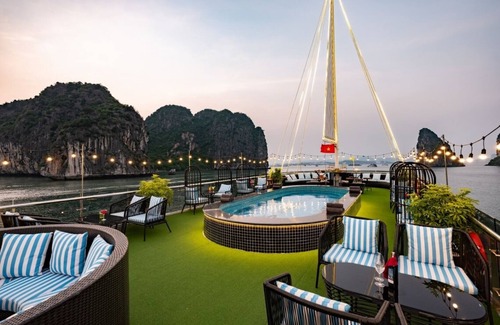 Ha Long Boat Rental | Maia Cruise
