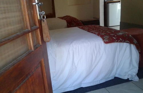 Komani Bed & Breakfast | Maidenhead Farm Lodge