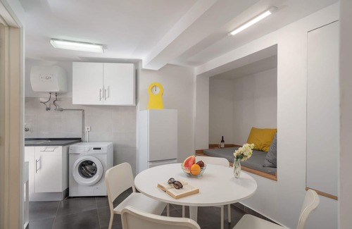 Se Apartment | Main hotel area, garden | Vintage Garden Apartment