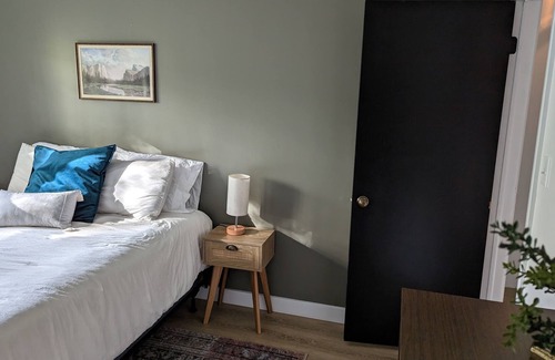 Alexandria Apartment | Main level on Riverside Dr