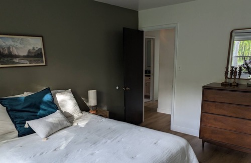 Alexandria Apartment | Main level on Riverside Dr