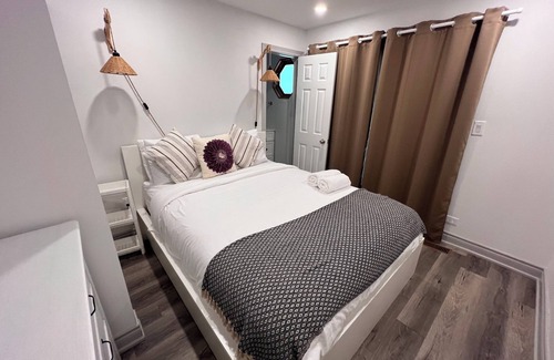 Toronto Apartment | Main Lilac private-unit 10-min to Airport
