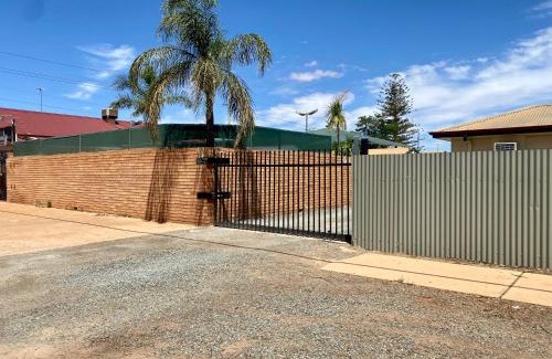 South Boulder Hotel | Main Reef Hotel