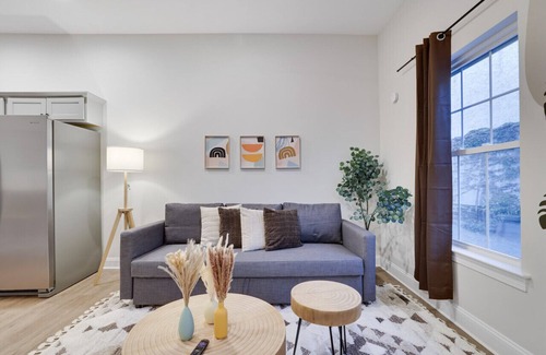 Stroudsburg Apartment | Main St Stroudsburg - Cozy 2BD Oasis