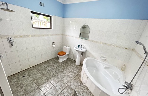 Senga Bed & Breakfast | Main Stream Beach Villa