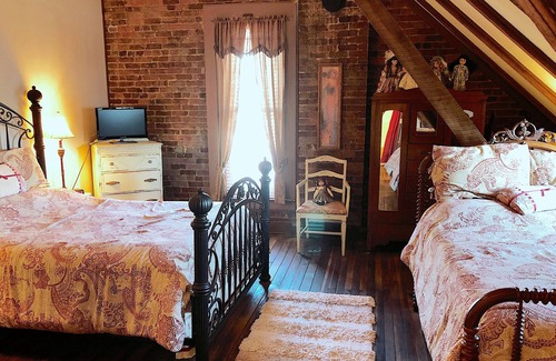 Glasgow Bed & Breakfast | Main Street Bed & Breakfast Established in 1810