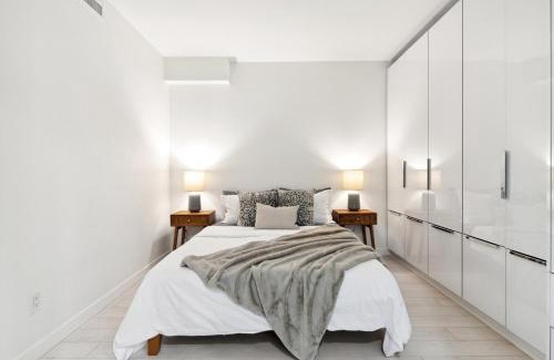 Mount Pleasant Apartment | Main Street Condo with Gym and Patio near Restaurants for 4