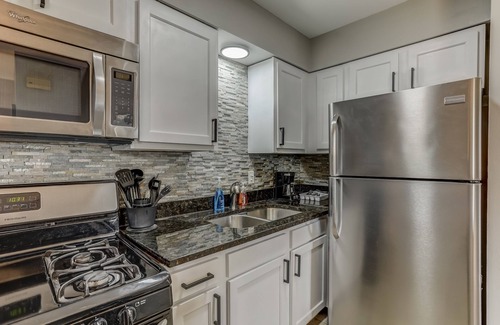Royal Oak Apartment | Main Street Luxury One Bedroom Apartment bedroom Downtown Royal Oak